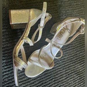 Sam Edelman 2.5 inch block heel gold 8.5